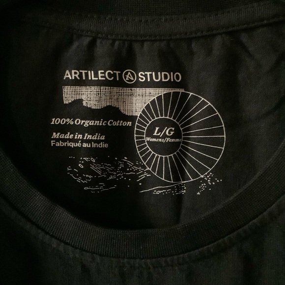 Artilect Women’s Large Ghost T-Shirt - Picture 8 of 8